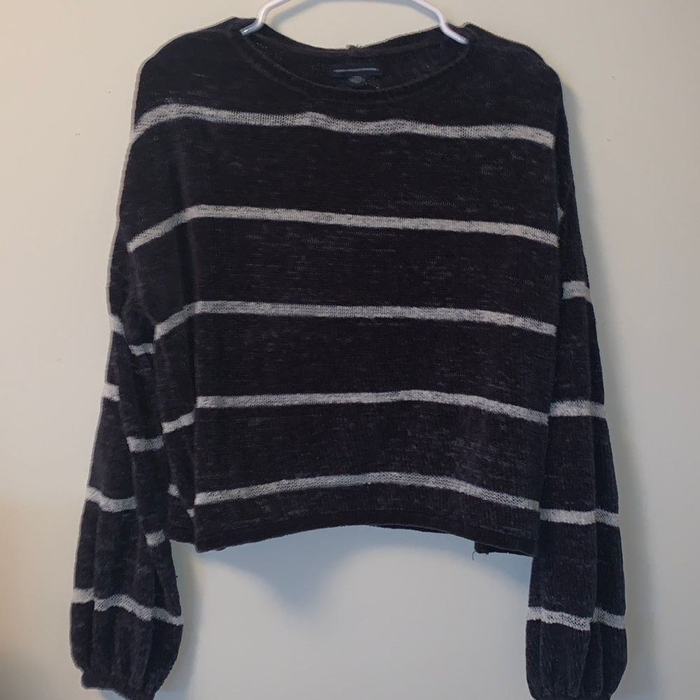 American Eagle B&W striped sweater